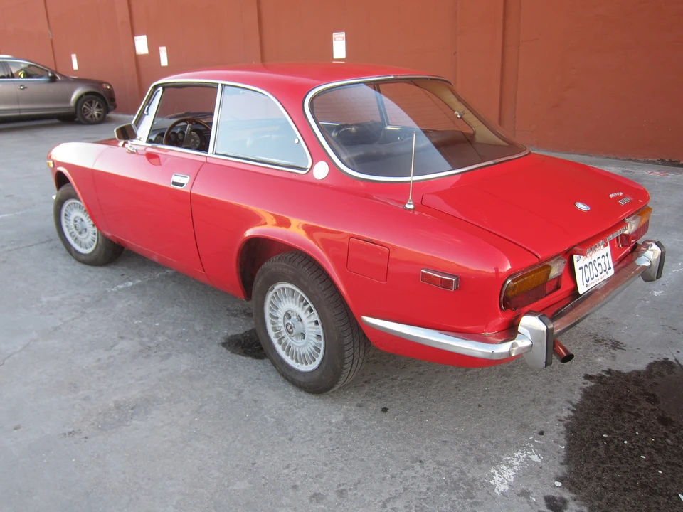 1974 Alfa Romeo 2000 GT Veloce - Image 9 of 31