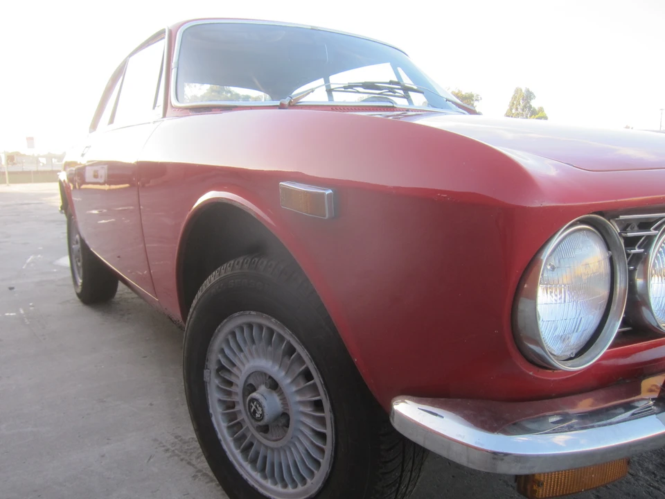 1974 Alfa Romeo 2000 GT Veloce - Image 14 of 31