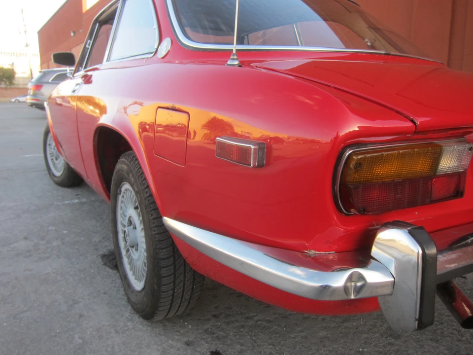 1974 Alfa Romeo 2000 GT Veloce - Image 16 of 31