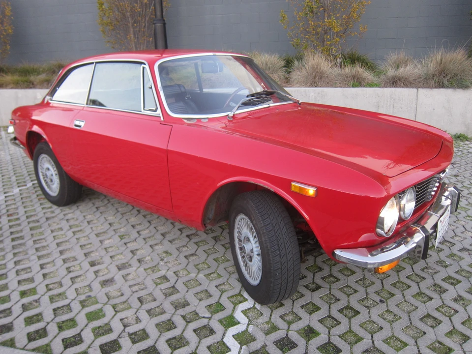 1974 Alfa Romeo 2000 GT Veloce - Image 17 of 31