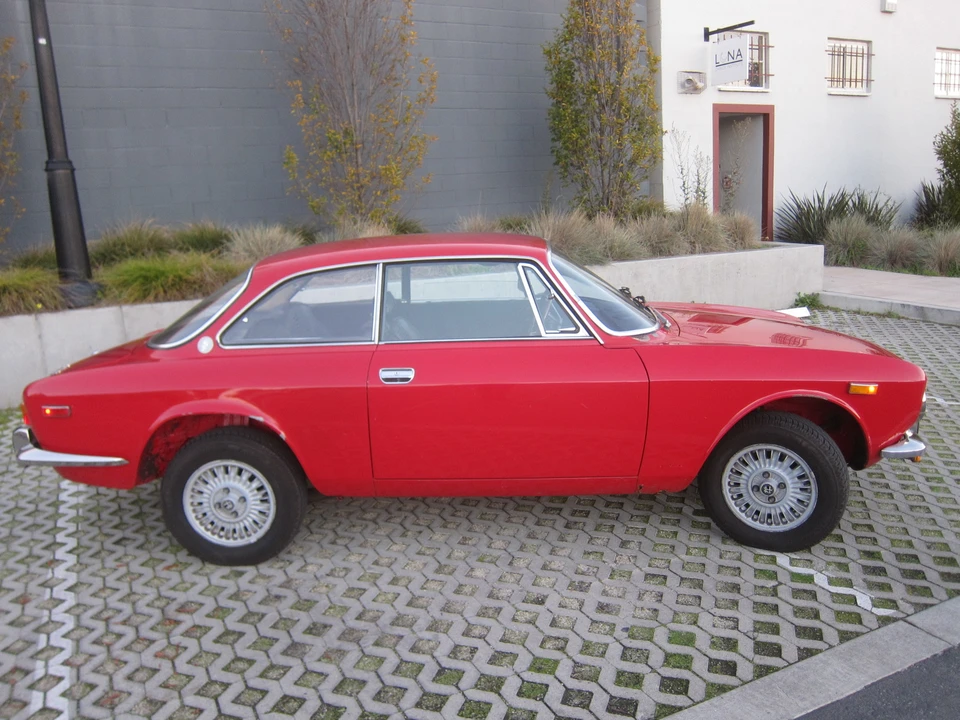 1974 Alfa Romeo 2000 GT Veloce - Image 18 of 31