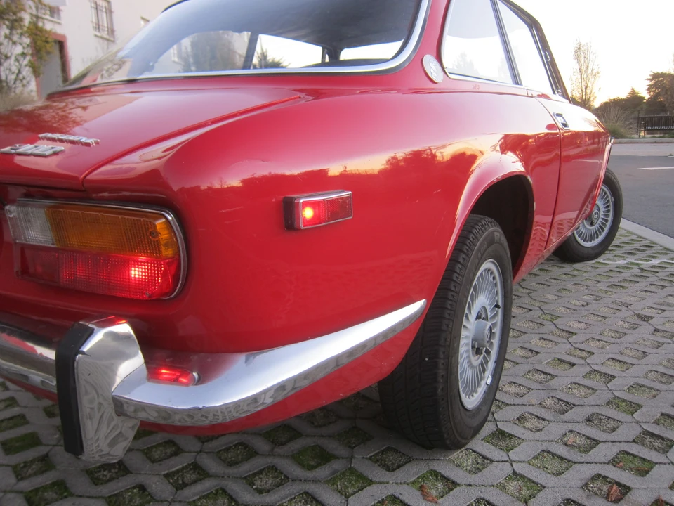 1974 Alfa Romeo 2000 GT Veloce - Image 26 of 31