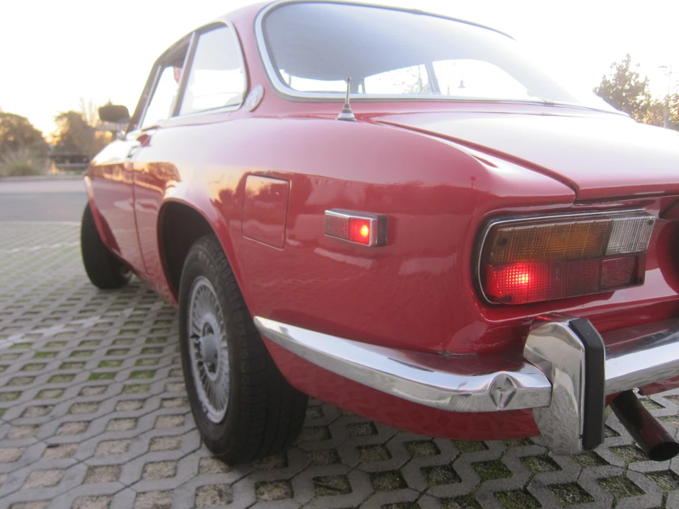 1974 Alfa Romeo 2000 GT Veloce - Image 27 of 31