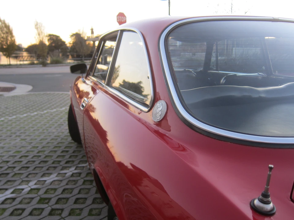 1974 Alfa Romeo 2000 GT Veloce - Image 28 of 31