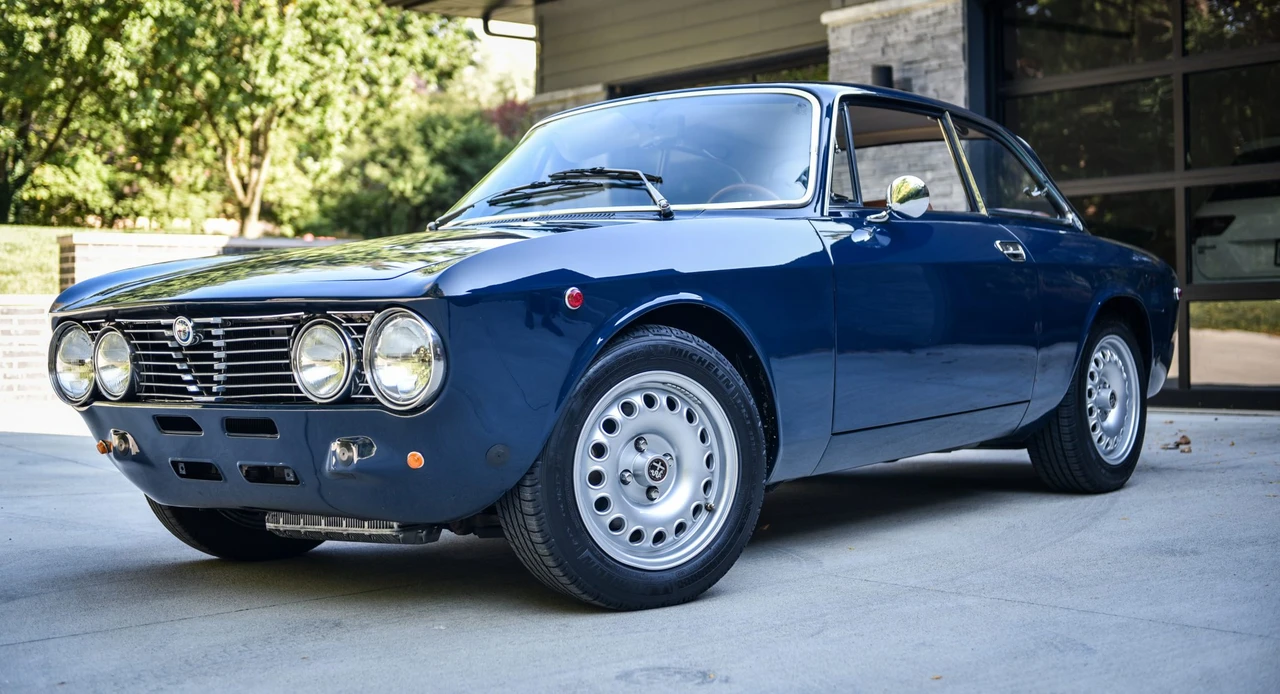 1974 Alfa Romeo 2000 GT Veloce - Image 2 of 31