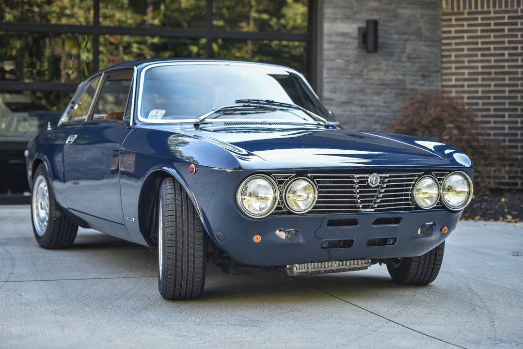 1974 Alfa Romeo 2000 GT Veloce - Image 17 of 31