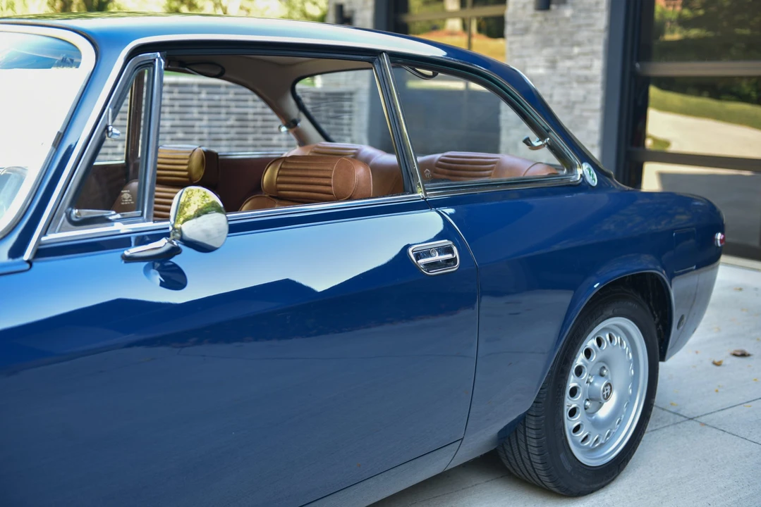 1974 Alfa Romeo 2000 GT Veloce - Image 27 of 31
