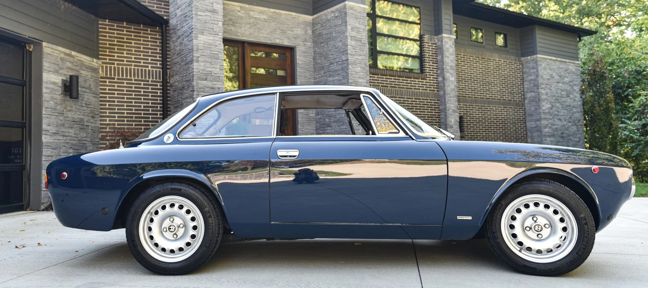 1974 Alfa Romeo 2000 GT Veloce - Image 12 of 31