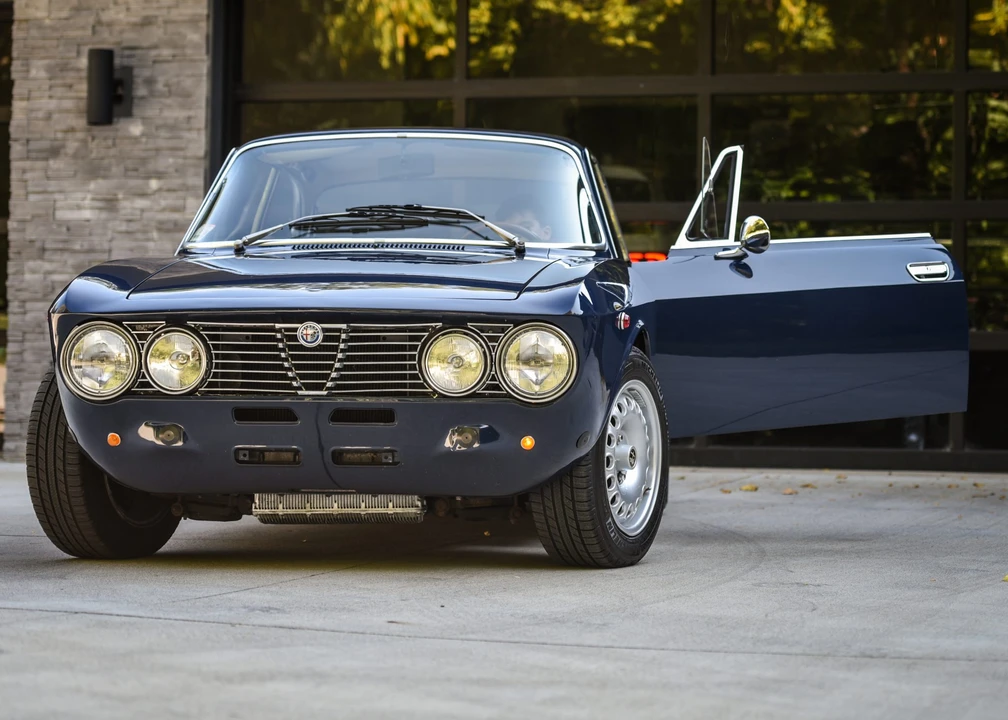 1974 Alfa Romeo 2000 GT Veloce - Image 24 of 31