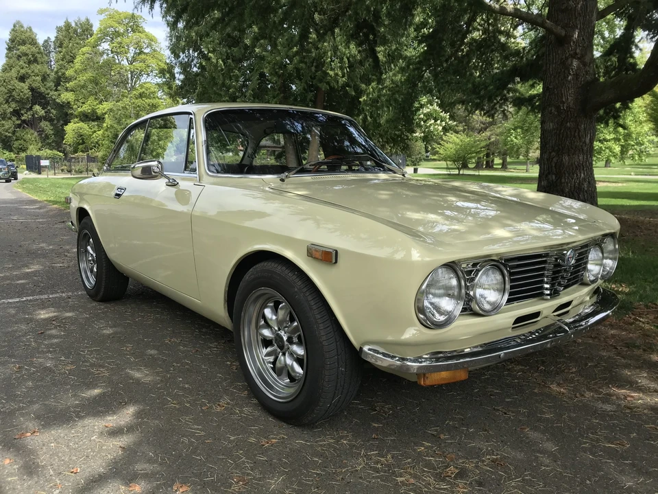 1974 Alfa Romeo 2000 GT Veloce - Image 4 of 31