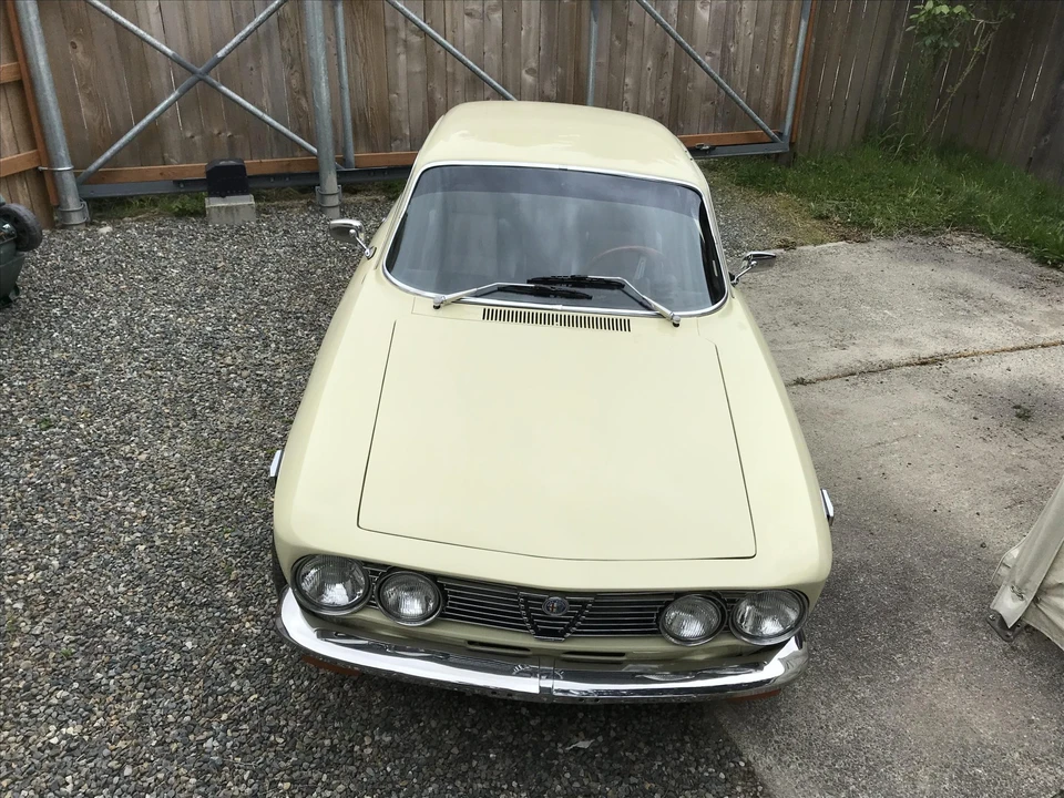 1974 Alfa Romeo 2000 GT Veloce - Image 8 of 31