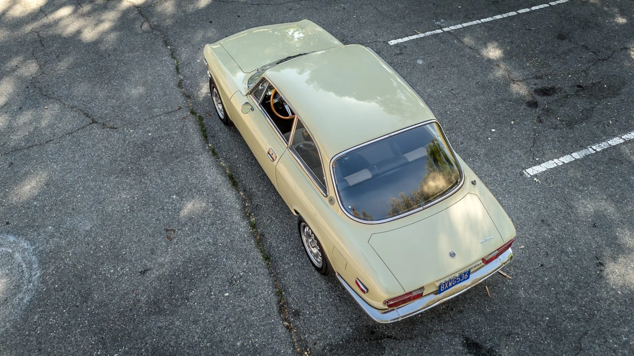 1974 Alfa Romeo 2000 GT Veloce - Image 24 of 31