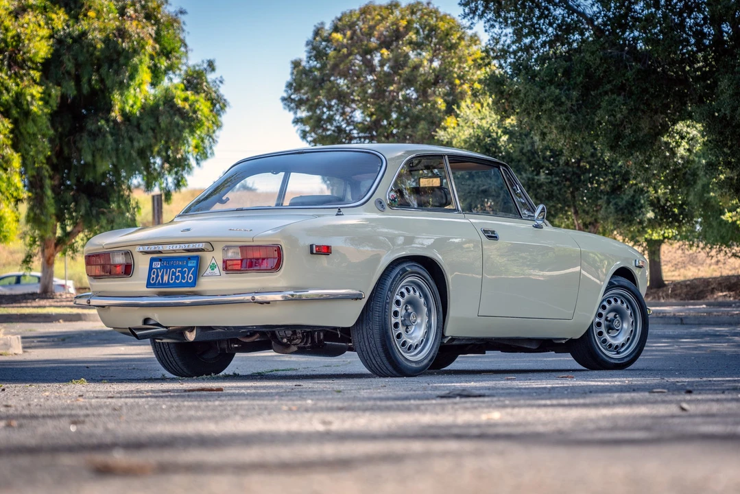 1974 Alfa Romeo 2000 GT Veloce - Image 3 of 31