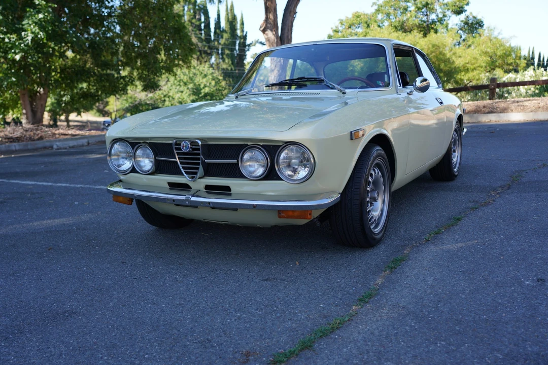 1974 Alfa Romeo 2000 GT Veloce - Image 7 of 31