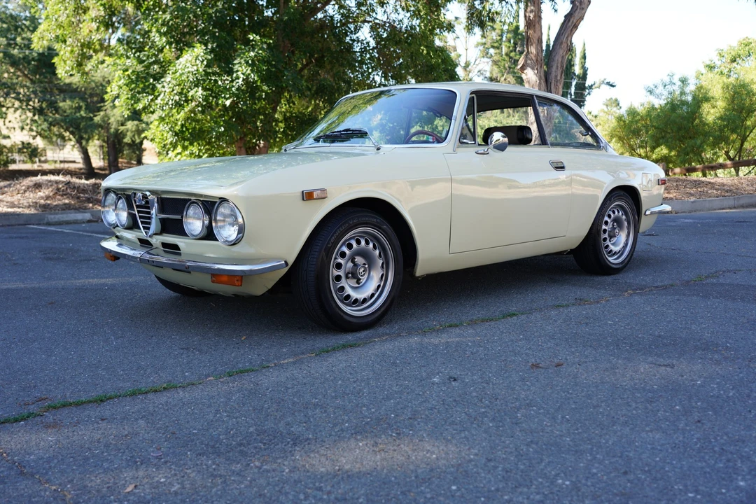 1974 Alfa Romeo 2000 GT Veloce - Image 5 of 31