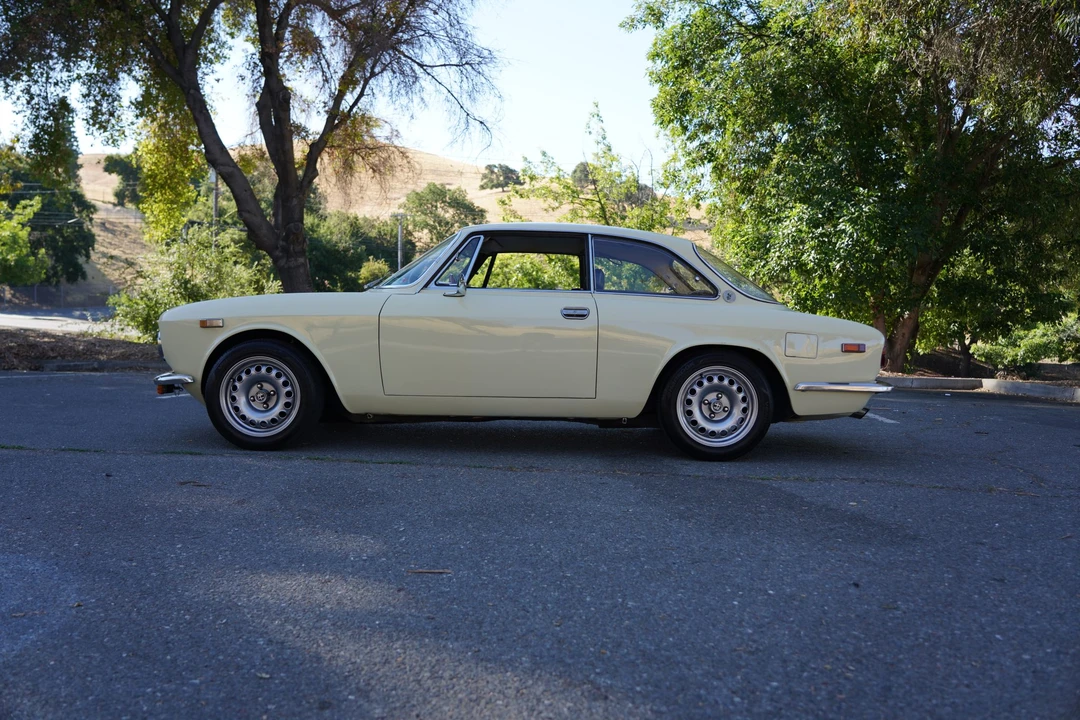 1974 Alfa Romeo 2000 GT Veloce - Image 21 of 31