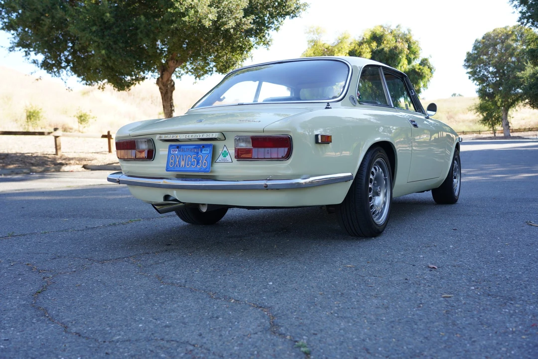 1974 Alfa Romeo 2000 GT Veloce - Image 15 of 31