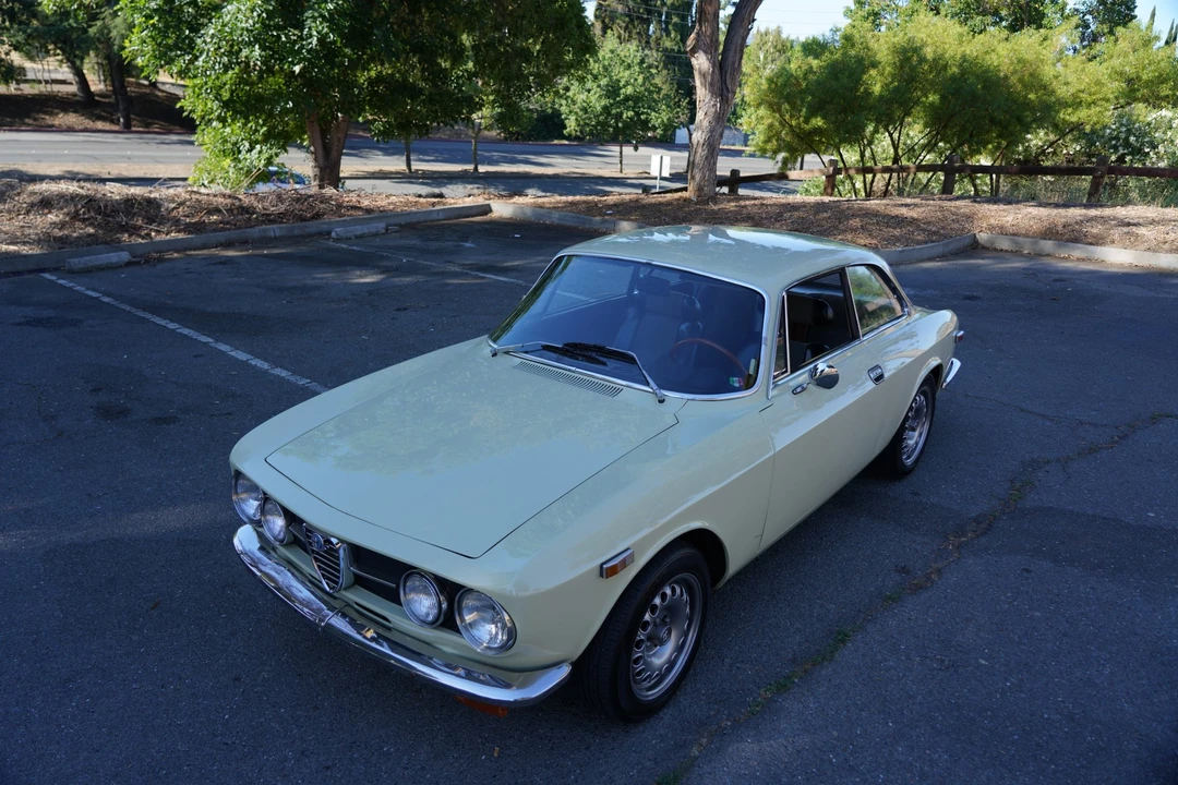 1974 Alfa Romeo 2000 GT Veloce - Image 6 of 31