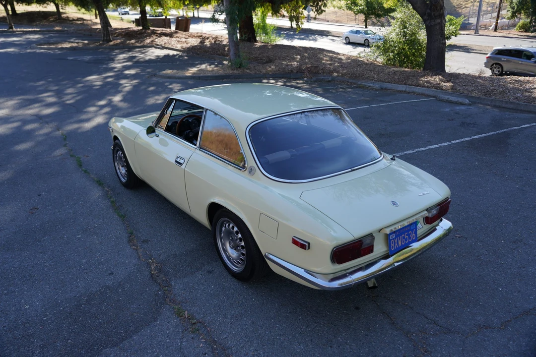 1974 Alfa Romeo 2000 GT Veloce - Image 19 of 31
