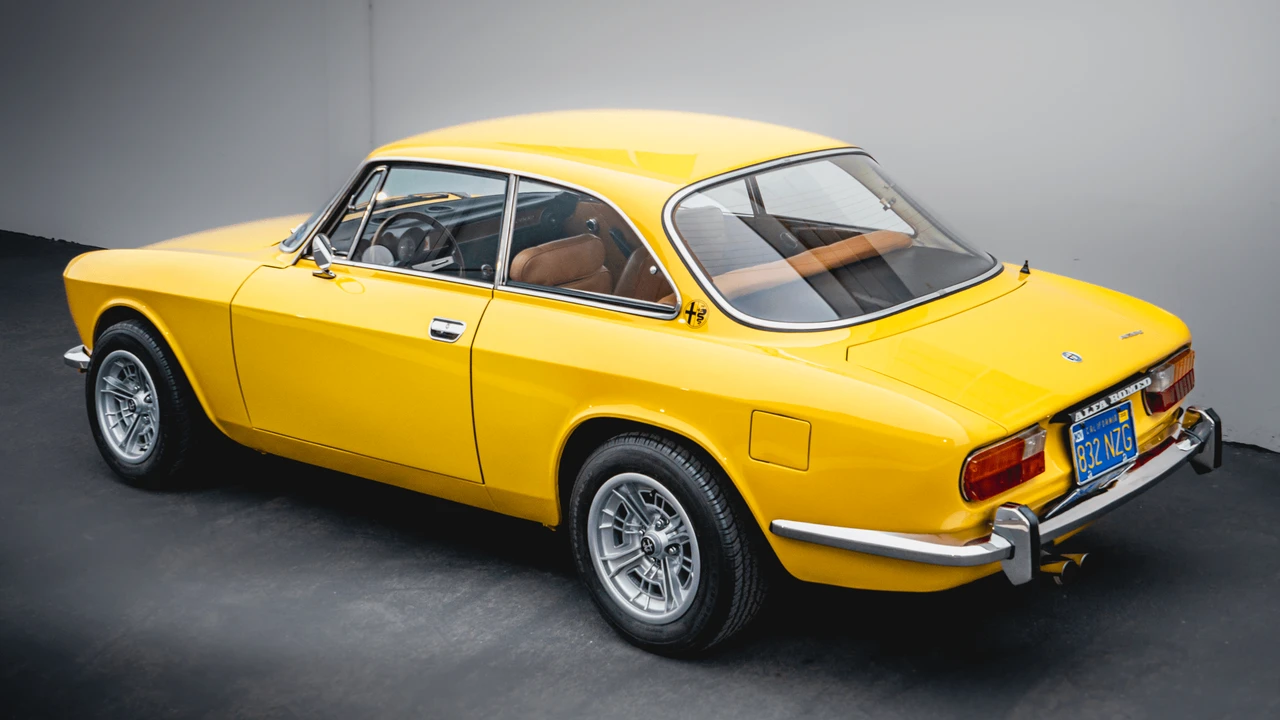 1974 Alfa Romeo 2000 GT Veloce - Image 17 of 31