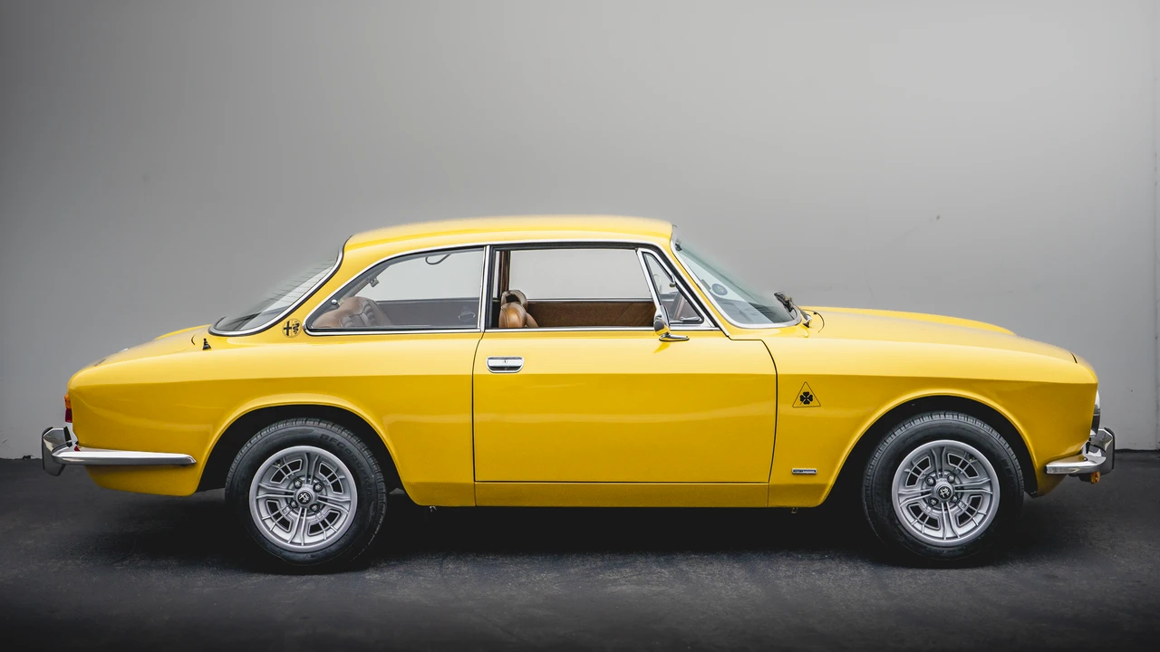 1974 Alfa Romeo 2000 GT Veloce - Image 13 of 31