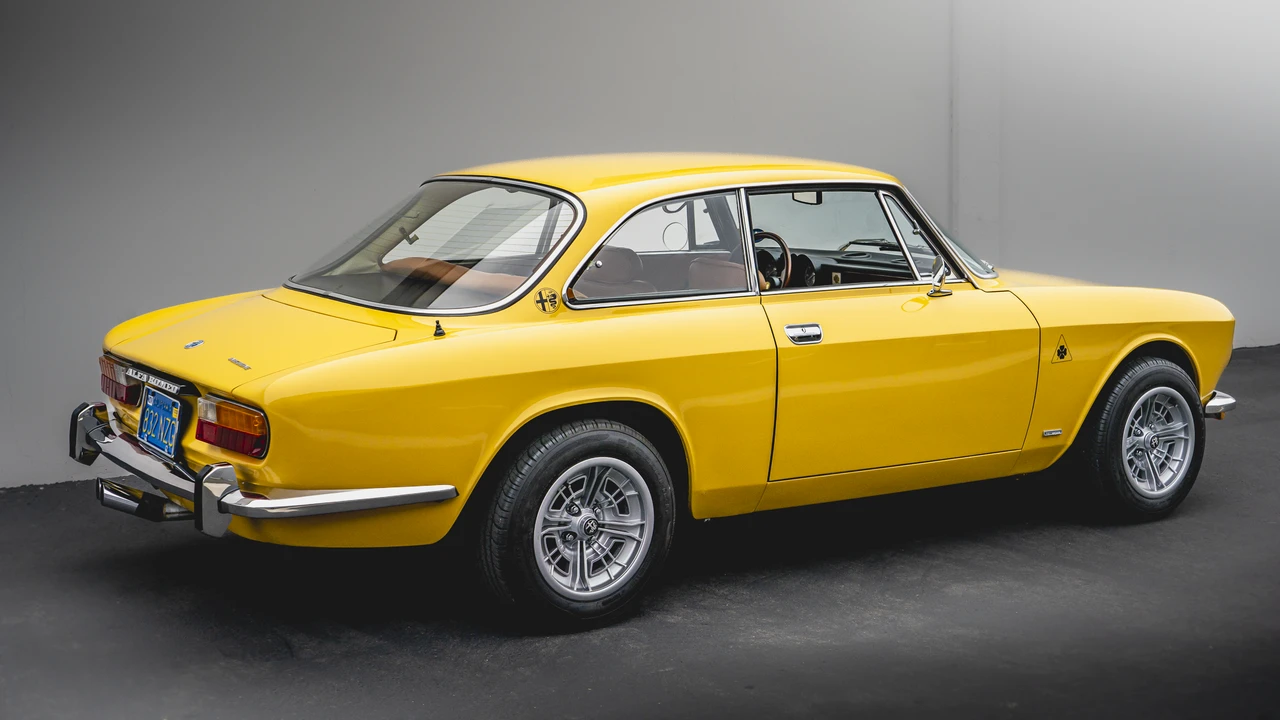 1974 Alfa Romeo 2000 GT Veloce - Image 15 of 31