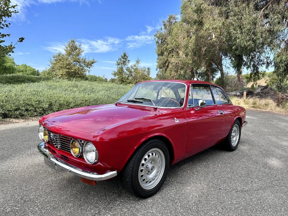 1974 Alfa Romeo 2000 GT Veloce - Image 2 of 31