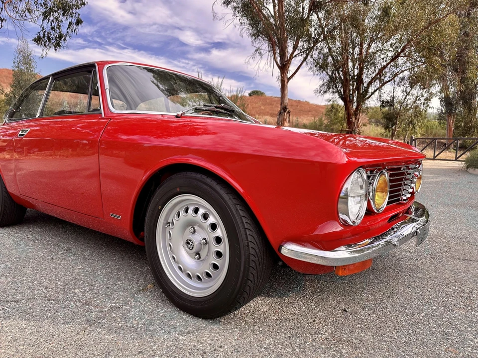 1974 Alfa Romeo 2000 GT Veloce - Image 28 of 31
