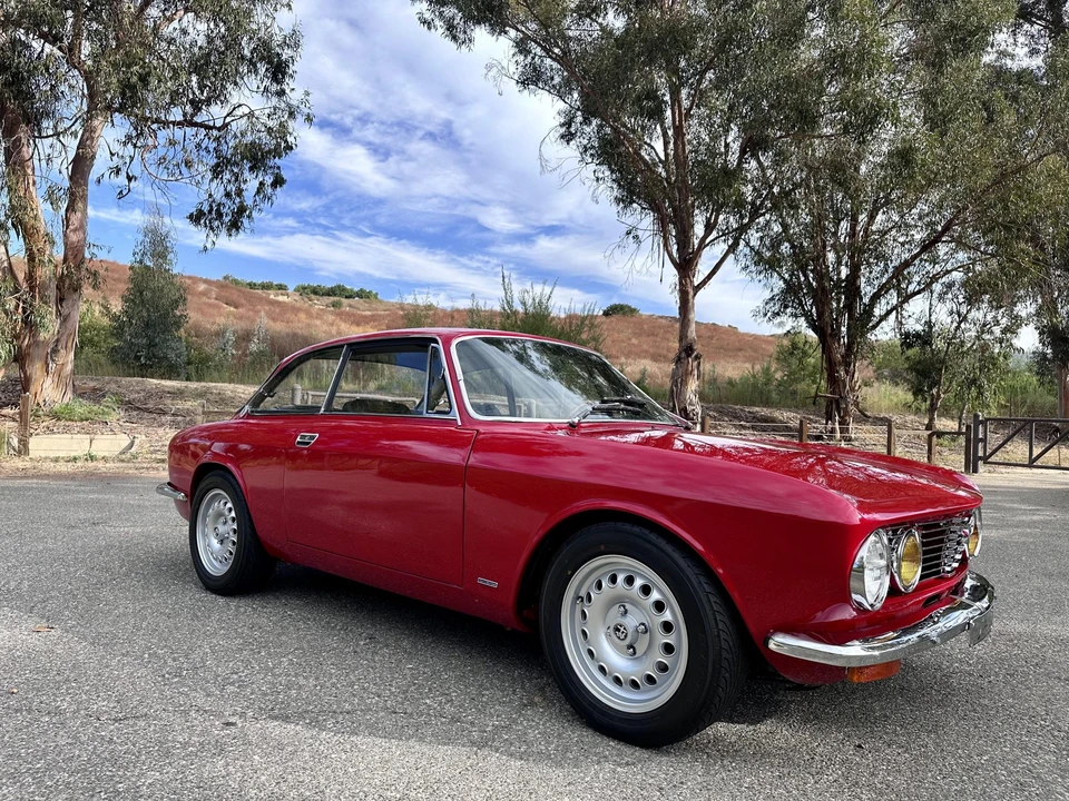 1974 Alfa Romeo 2000 GT Veloce - Image 13 of 31