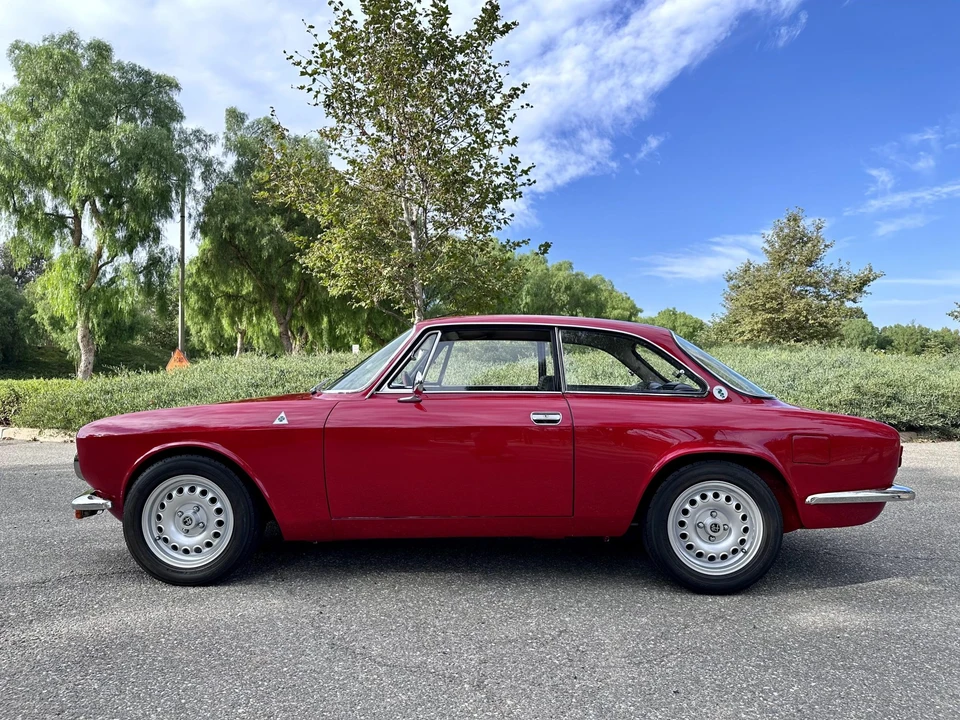1974 Alfa Romeo 2000 GT Veloce - Image 24 of 31