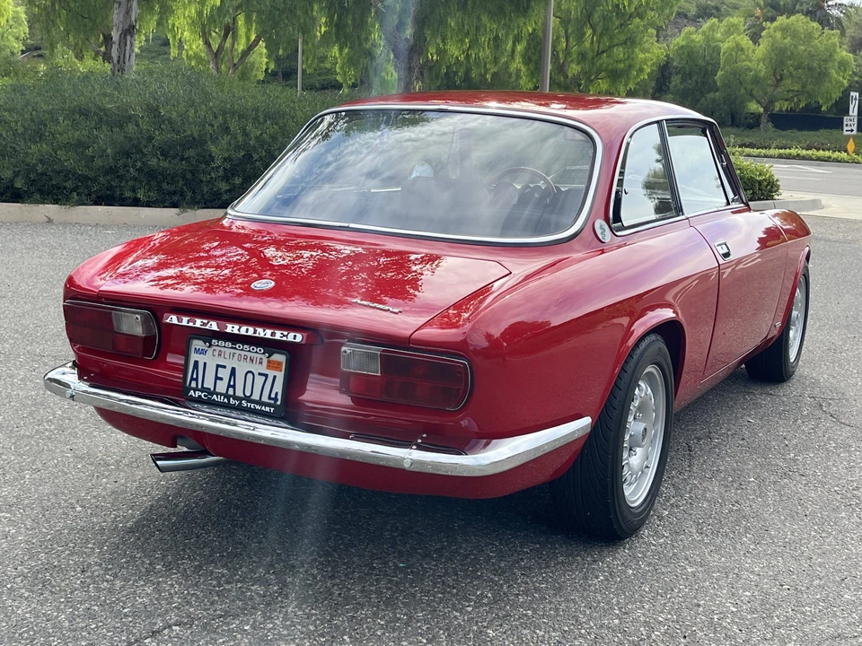1974 Alfa Romeo 2000 GT Veloce - Image 20 of 31