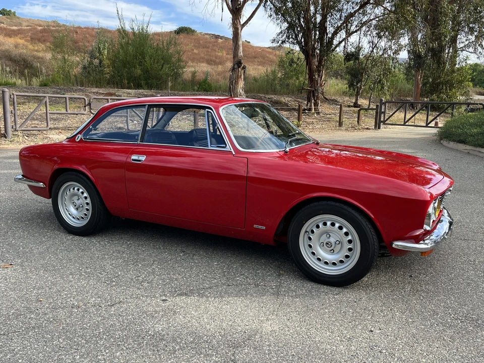 1974 Alfa Romeo 2000 GT Veloce - Image 14 of 31