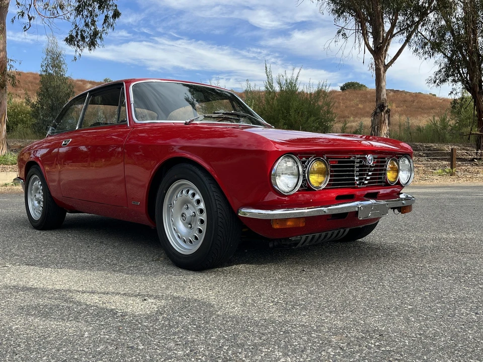 1974 Alfa Romeo 2000 GT Veloce - Image 11 of 31