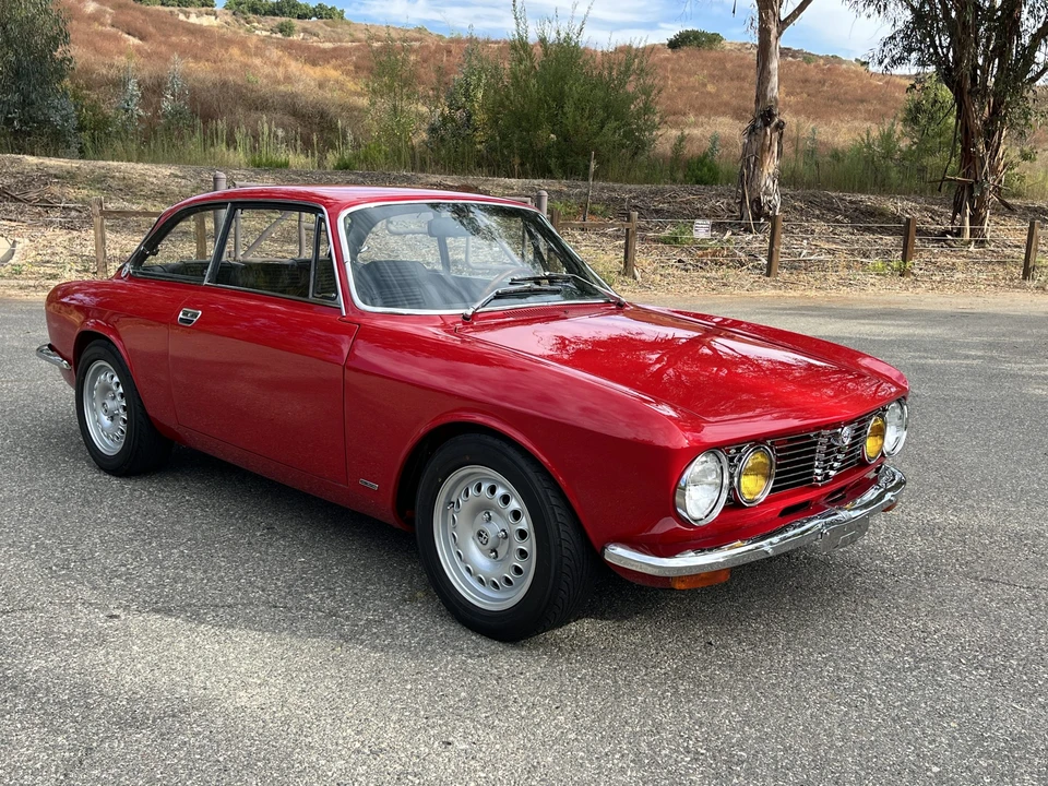 1974 Alfa Romeo 2000 GT Veloce - Image 12 of 31