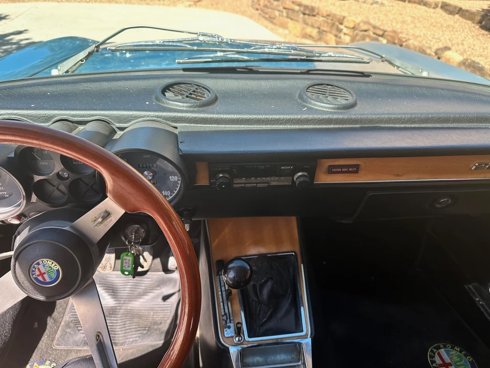 1974 Alfa Romeo 2000 GT Veloce - Image 27 of 31