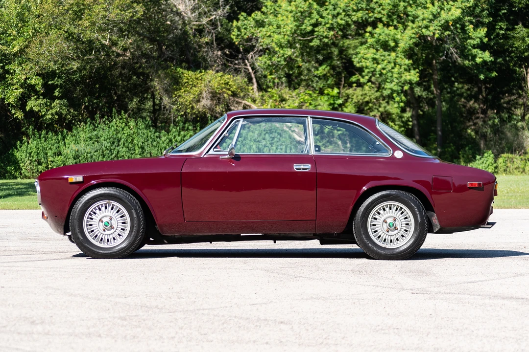 1974 Alfa Romeo 2000 GT Veloce - Image 8 of 31