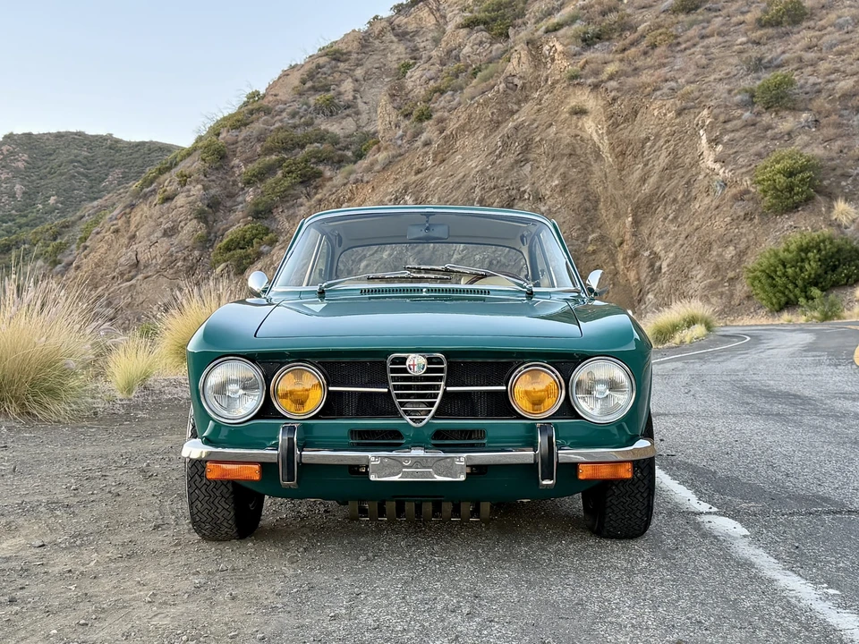 1974 Alfa Romeo 2000 GT Veloce - Image 4 of 31