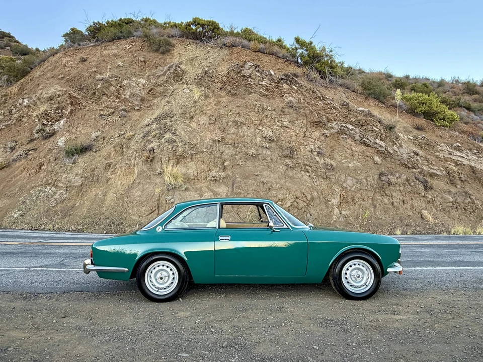 1974 Alfa Romeo 2000 GT Veloce - Image 20 of 31