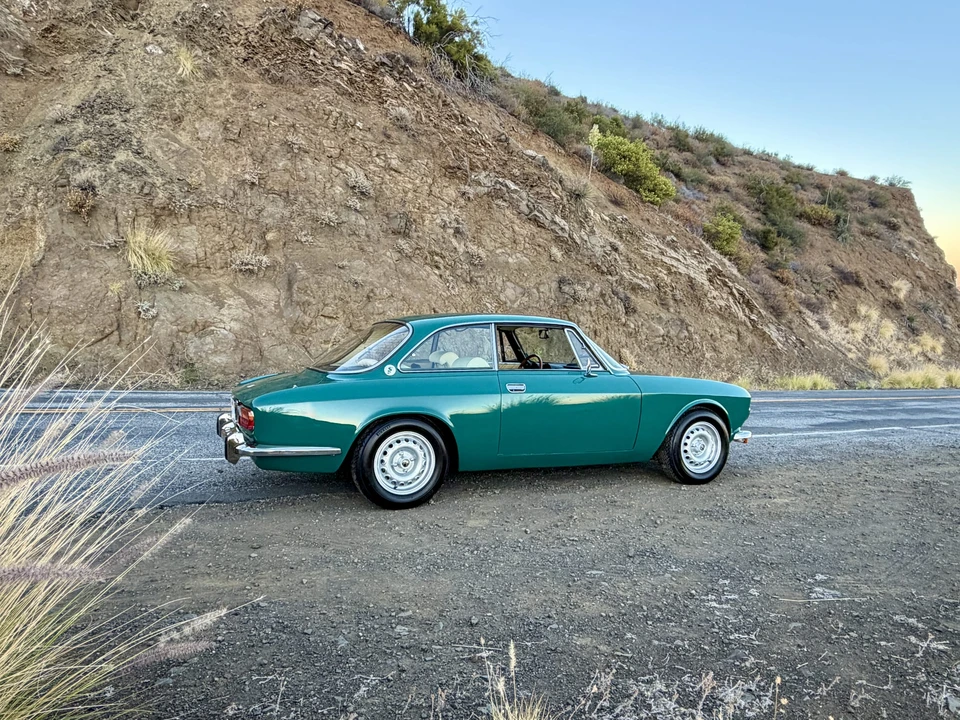 1974 Alfa Romeo 2000 GT Veloce - Image 19 of 31