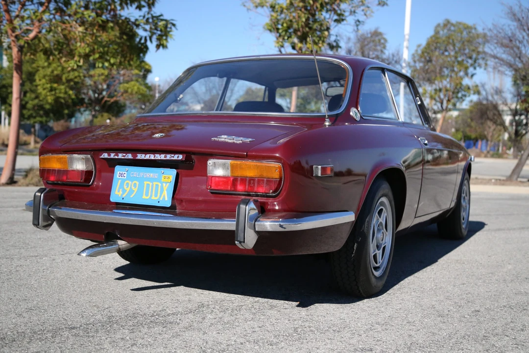 1974 Alfa Romeo 2000 GT Veloce - Image 10 of 31