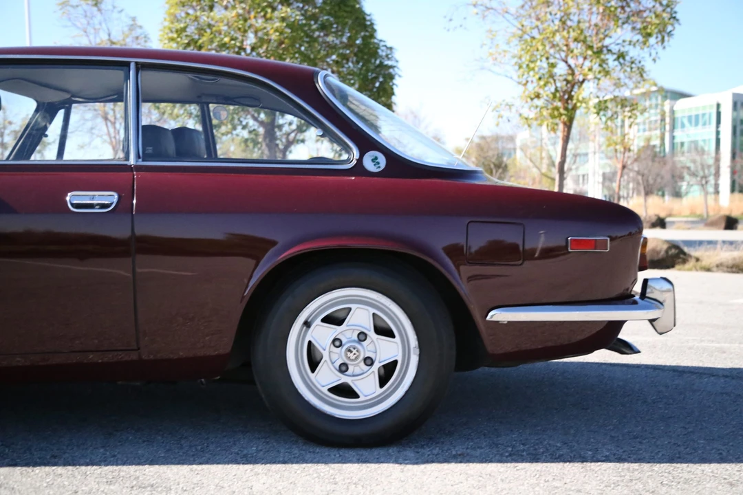 1974 Alfa Romeo 2000 GT Veloce - Image 22 of 31