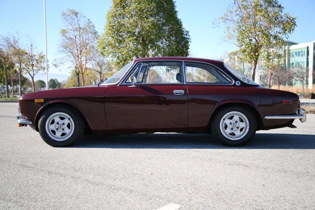 1974 Alfa Romeo 2000 GT Veloce - Image 5 of 31