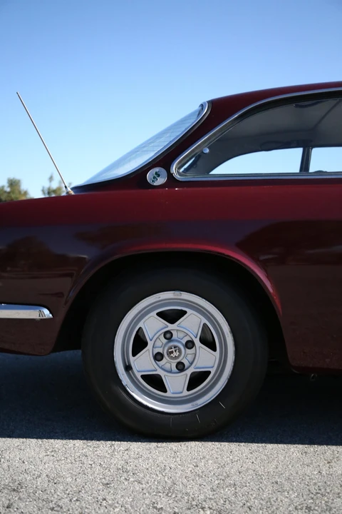 1974 Alfa Romeo 2000 GT Veloce - Image 30 of 31