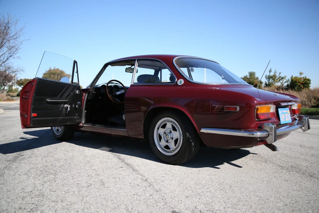 1974 Alfa Romeo 2000 GT Veloce - Image 7 of 31
