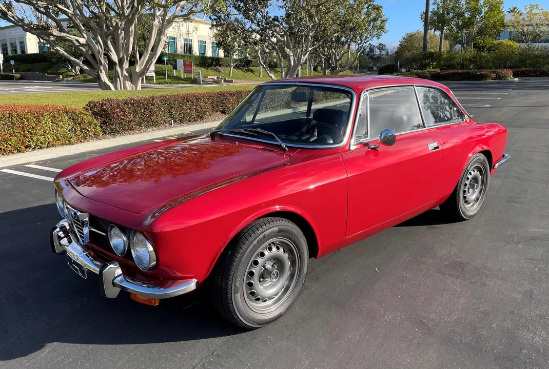 1974 Alfa Romeo 2000 GT Veloce - Image 2 of 31