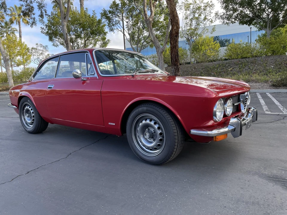 1974 Alfa Romeo 2000 GT Veloce - Image 16 of 31