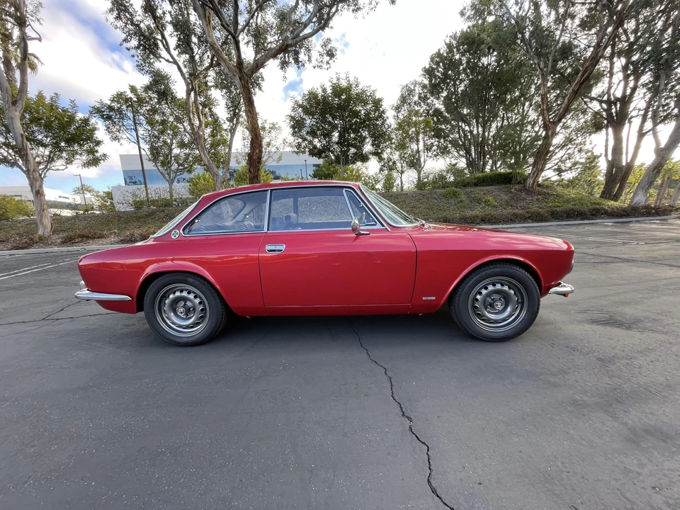 1974 Alfa Romeo 2000 GT Veloce - Image 24 of 31