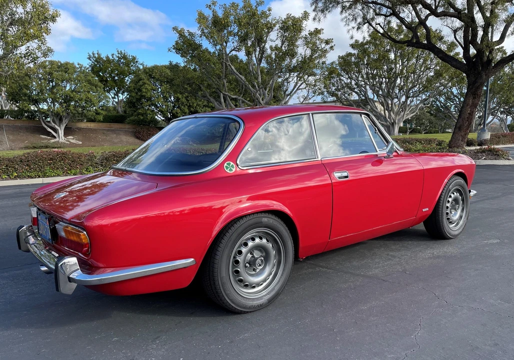 1974 Alfa Romeo 2000 GT Veloce - Image 29 of 31