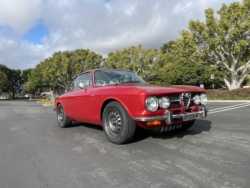1974 Alfa Romeo 2000 GT Veloce - Image 22 of 31
