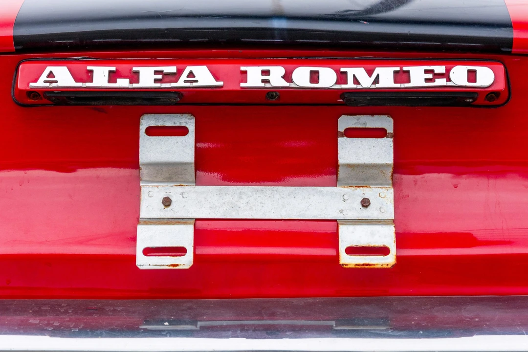1974 Alfa Romeo 2000 GT Veloce - Image 27 of 31